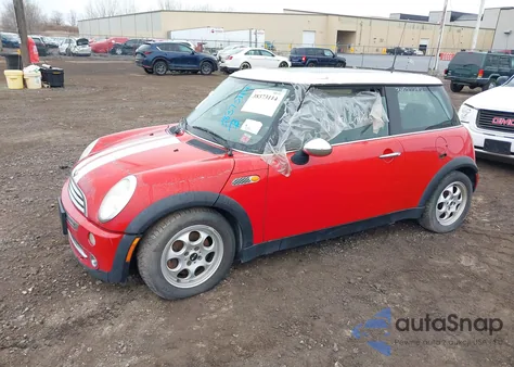 2005 Mini Cooper from USA, damaged, VIN WMWRC33485TC58271